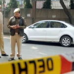 दिल्ली पुलिस वाहन की टक्कर, रामकृष्ण आश्रम मेट्रो स्टेशन पर दुकानदार की मौत