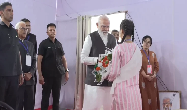 PM मोदी का मणिपुर संदेश: 'मैं आपके साथ खड़ा हूं, एक नई सुबह दस्तक दे रही है'