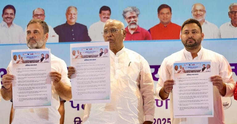 "राहुल का बीजेपी पर वार: 'भटकाने की कोशिश', कहा- 'वंचितों का हक़, हम दिलाएंगे'"