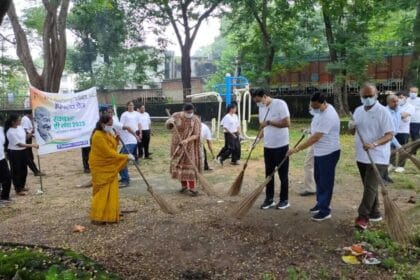 "साफ-सुथरी सत्ता: सीसीएल के अधिकारी और नेता सड़कों पर, शहर की स्वच्छता की नई पहल!"