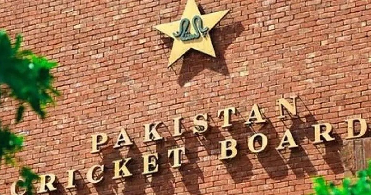 <p><strong>एशिया कप में PCB की मांग: मैच रैफरी पर सवाल, सिराज बने अगस्त के सर्वश्रेष्ठ खिलाड़ी</strong></p>