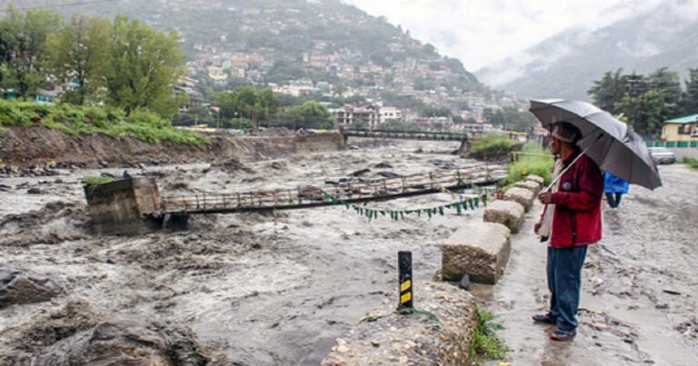 किन्नौर पर कहर: बादल फटने से मची तबाही, सब कुछ बहा ले गई आफत