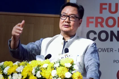 किरेन रिजिजू और पूर्व विदेश सचिव का खरगे की H1B टिप्पणी पर कांग्रेस पर तीखा पलटवार