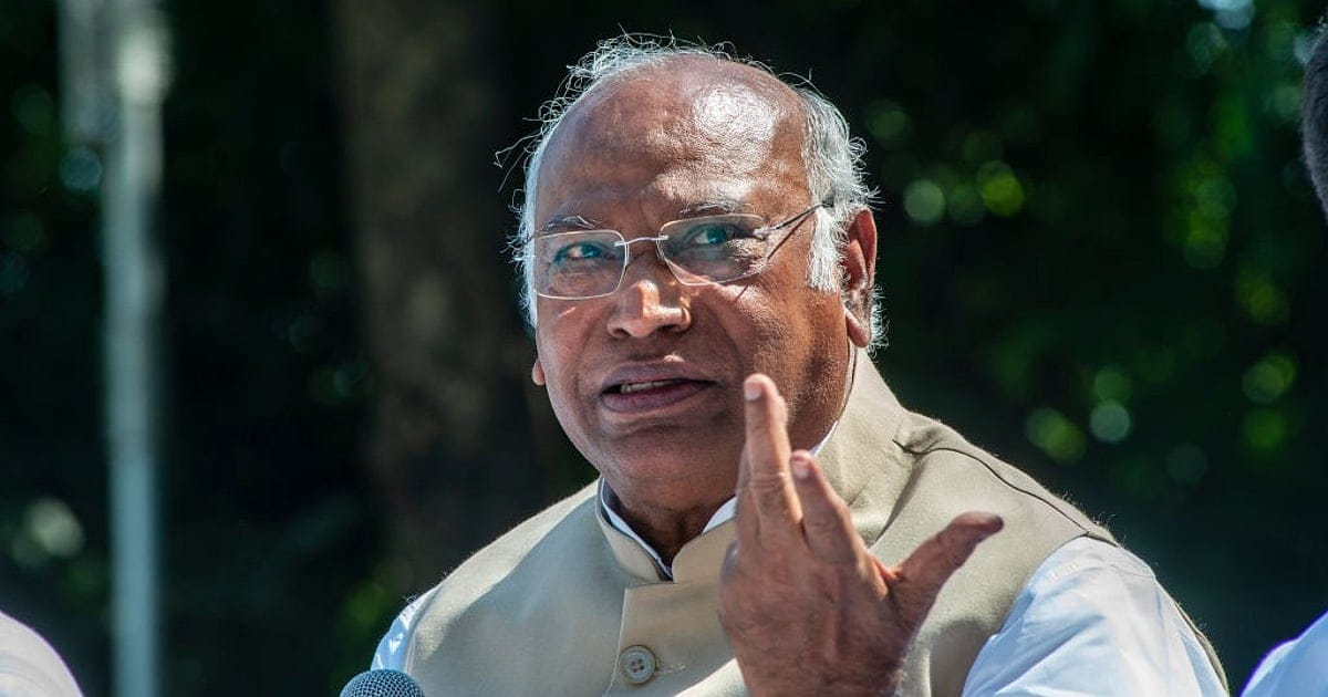 खड़गे का खुलासा: 130वें संशोधन के पीछे 'गहरी साज़िश'!