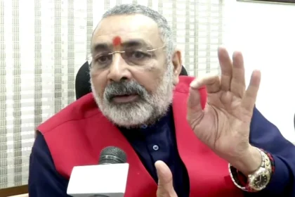 "गजवा-ए-हिंद" की ओवैसी-कांग्रेस साज़िश? गिरिराज सिंह का सनसनीखेज दावा!