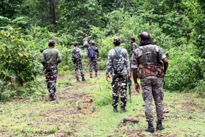 गुमला में सुरक्षाबलों का दबदबा: 5 लाख के इनामी समेत 3 माओवादी ढेर, झारखंड को मिली बड़ी राहत!