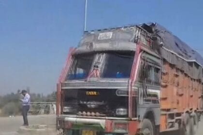 जम्मू-श्रीनगर राजमार्ग पर यातायात बहाल: फल लदे ट्रक रवाना