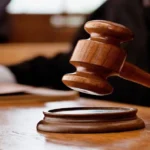 पंचकूला के कोर्ट में वकीलों का हंगामा: तलवारें चलीं, काम ठप