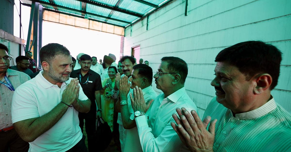 <p><strong>पंजाब की बाढ़ में राहुल: गुरुद्वारे में टेका मत्था, नवजोत कौर ने घेरी सरकार</strong></p>