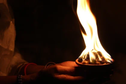 पितृ दोष से मुक्ति का महाउपाय: सर्वपितृ अमावस्या 2025 पर वास्तु के 5 अचूक टोटके, घर में आएगी सुख-समृद्धि की बहार!