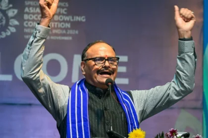 ब्रजेश पाठक का पलटवार: 'कसाई समर्थक सपा, गौ रक्षा का दम भरे भाजपा'