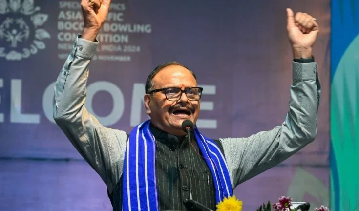ब्रजेश पाठक का पलटवार: 'कसाई समर्थक सपा, गौ रक्षा का दम भरे भाजपा'