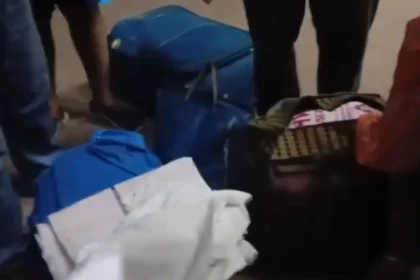 भागलपुर एक्सप्रेस में पहली AC के यात्रियों का सामान चोरी, वीडियो वायरल