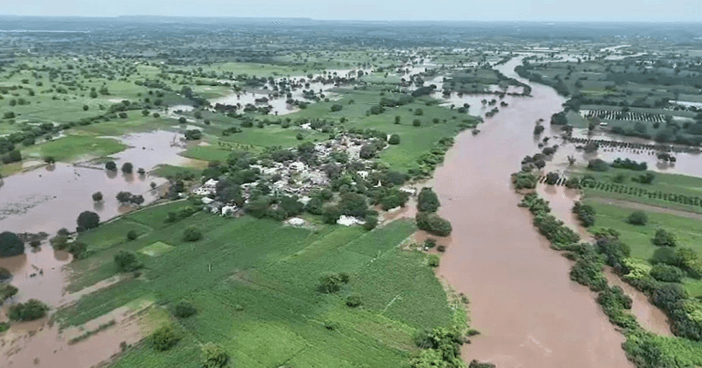महाराष्ट्र में विनाशकारी बाढ़: लाखों बेघर, NDRF की बहादुरी से 94 जानें बचीं