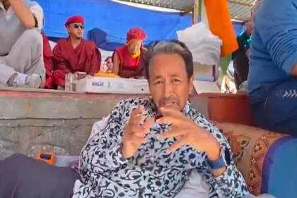लद्दाख में उग्र आंदोलन: पूर्ण राज्य की मांग और सोनम वांगचुक की भूख हड़ताल का नाटकीय अंत