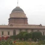 राजपथ पर झुलसी चिंता, राष्ट्रपति भवन के पास आग बुझी