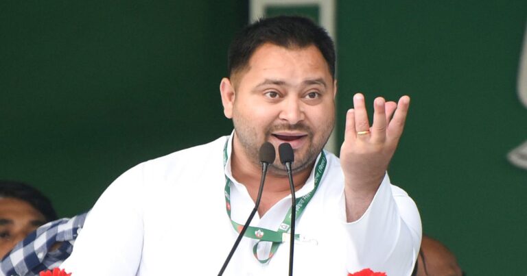NDA का घोषणा पत्र 30 सेकंड में? तेजस्वी का कटाक्ष, माफीनामा जारी करने की मांग।