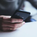 Vodafone Idea की मुश्किल में फं सी साख: 5606 करोड़ का AGR बकाए का बोझ और SC में टली सुनवाई, क्या है कंपनी का अगला कदम?