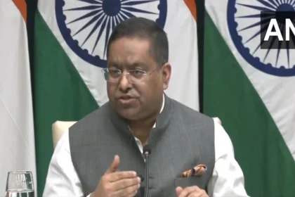 "मोदी-ट्रम्प: रूसी तेल पर ट्रंप के दावे को भारत का तीखा जवाब, PM के साथ किसी भी बातचीत से इनकार"