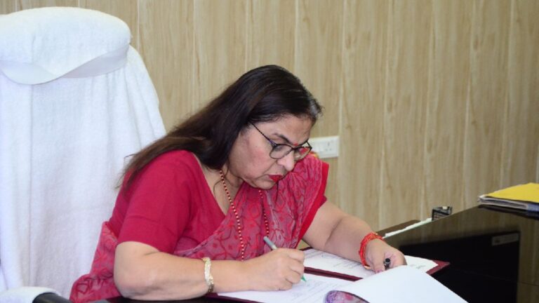 "राज्यपाल की हरी झंडी, डी.डी.यू. विश्वविद्यालय में इंजीनियरिंग और प्रौद्योगिकी के विकास को मिलेगी नई उड़ान"