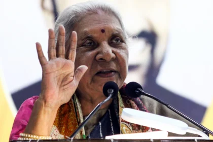 "लिव-इन के धोखे से बेटियों को बचाएं, आनंदीबेन की चिंता, शोषण का डर!"
