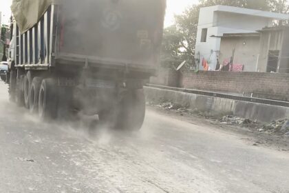 एनटीपीसी: नियमों की अनदेखी, फ्लाइ एश परिवहन बेरोकटोक जारी