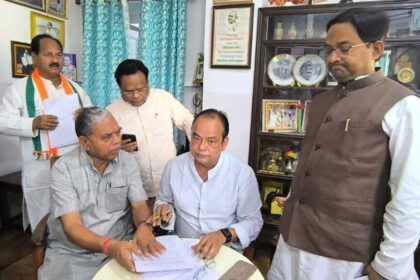 कांग्रेस की ललकार: "वोट चोर, गद्दी छोड़" - अब हस्ताक्षर अभियान में!