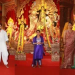 काजोल-रानी और प्रियंका: दुर्गा पूजा में पारंपरिक परिधानों से बिखेरा शाही जलवा
