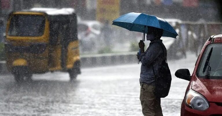 केरल पर मंडराया अरब सागर का चक्रवात: इन जिलों में भारी बारिश का IMD अलर्ट, बढ़ी चिंता