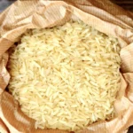 चावल से कंकड़-पत्थर हटाना अब झटपट! मिनटों में चमकाएं अनाज, अपनाएं ये जुगाड़।