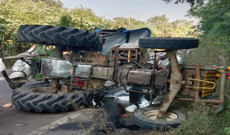 छतरपुर में दर्दनाक हादसा: श्रद्धालुओं से भरी ट्रैक्टर-ट्रॉली पलटी, एक की मौत, 29 घायल