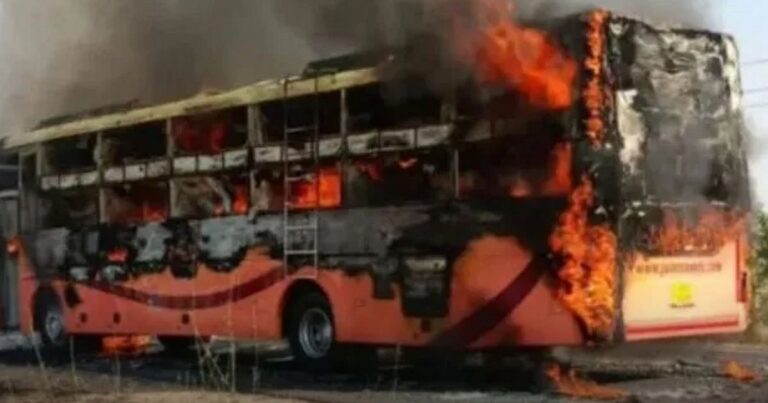 जैसलमेर: चलती बस बनी आग का गोला, 20 जिंदे जले, कई झुलसे।