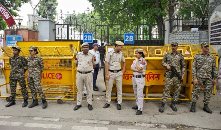 दिल्ली में पकड़ा गया पाकिस्तानी जासूस: विदेशी परमाणु वैज्ञानिक से संपर्क!