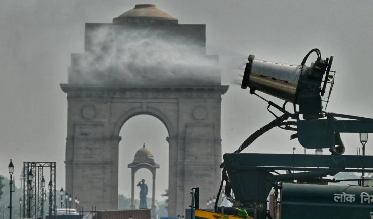 दिवाली की पूर्व संध्या पर दिल्ली में बढ़ा प्रदूषण, 24 स्टेशन रेड ज़ोन में