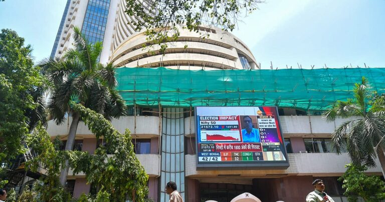 दीपावली से पहले शेयर बाज़ार में रिकॉर्ड उछाल, AI की दस्तक से नौकरियों पर अनिश्चितता