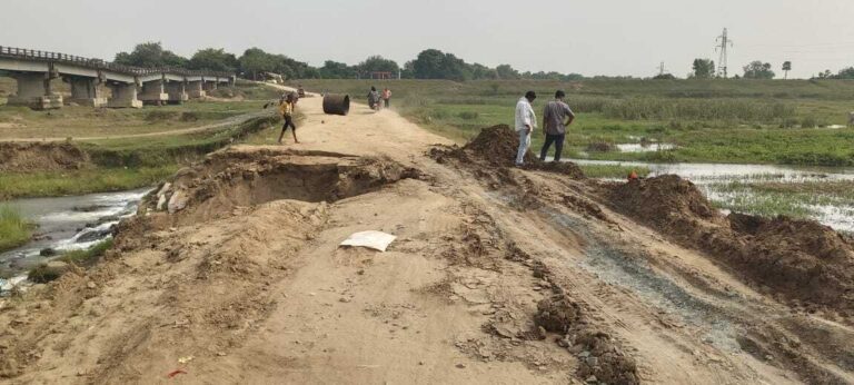धौरी कुमारशार नदी का बांध टूटा, जनजीवन ठप