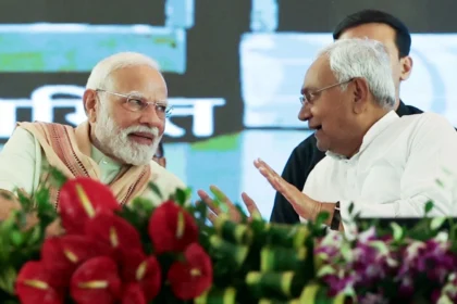 बिहार 2025: जदयू-भाजपा की 101-101 सीटों पर सीधी टक्कर!