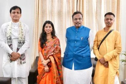 मैथिली ठाकुर: क्या होंगी बीजेपी की बिहार चुनाव की चेहरा? तवडे और राय से मुलाक़ात ने बढ़ाई अटकलें।
