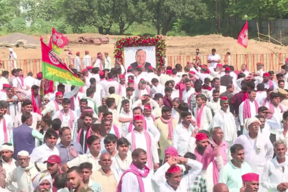यादव की विरासत को सलाम: SP के दिग्गजों ने दी श्रद्धांजलि, अखिलेश ने स्मारक की घोषणा से बांधा जनमानस