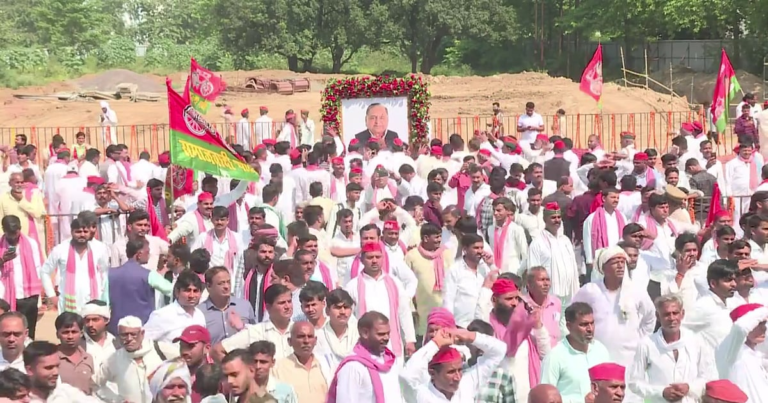 यादव की विरासत को सलाम: SP के दिग्गजों ने दी श्रद्धांजलि, अखिलेश ने स्मारक की घोषणा से बांधा जनमानस