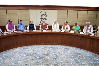 रबी सब्सिडी और 8वें वेतन आयोग पर मोदी सरकार का निर्णय: क्या होगा किसानों और सरकारी कर्मचारियों के लिए?