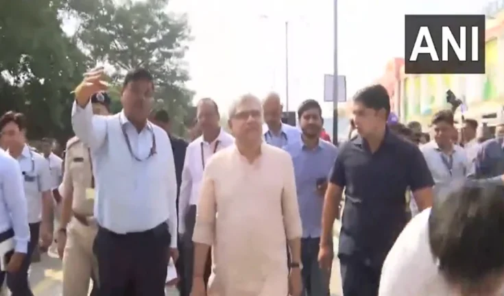 रेलवे का उत्सव पर्व: नई दिल्ली स्टेशन पर अश्विनी वैष्णव ने संभाला मोर्चा, दिखीं खास व्यवस्थाएं