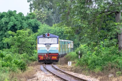 रेलवे में सीधी भर्ती: 1100+ अवसरों के द्वार खुले, 10वीं-ITI पास के लिए सुनहरा मौका!