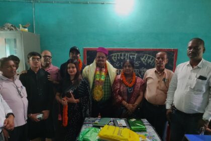 लाड़-प्यार से भविष्य की ओर: बच्चों में शिक्षा की अलख जगाना