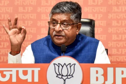 लोकतंत्र पर राहुल गांधी के बयान पर रविशंकर प्रसाद का तीखा प्रहार: जनता उन्हें कभी माफ नहीं करेगी