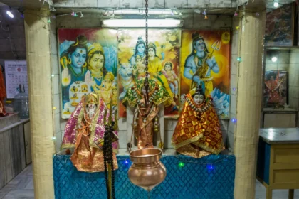 शनि प्रदोष कल: शिव की कृपा, शनि बाधा मुक्ति और धन-समृद्धि के अचूक उपाय