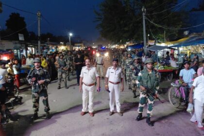 शांति और न्याय का संकल्प: विधानसभा चुनाव की सुरक्षा हेतु पुलिस का फ्लैग मार्च