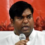 संतोष सहनी कीVIP से टक्कर: निषाद वोट पर सबकी नजर