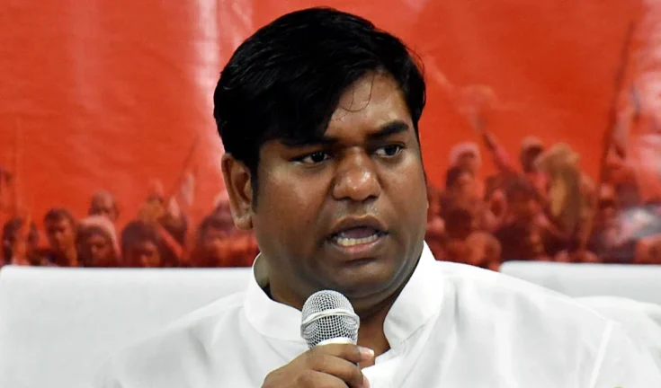 संतोष सहनी कीVIP से टक्कर: निषाद वोट पर सबकी नजर