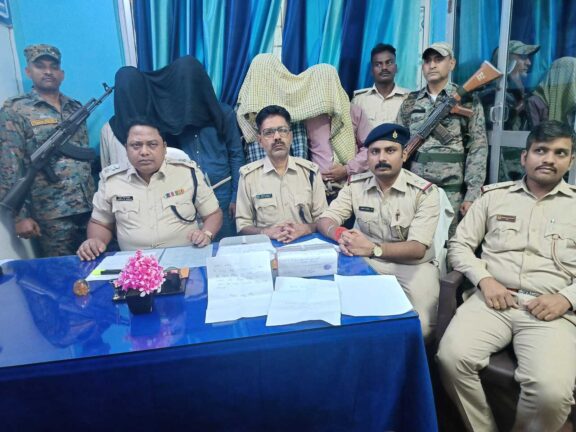 हाईवा-डंपरों पर गोलियां बरसाने वाले राहुल सिंह गिरोह के चार सदस्य हथियार सहित गिरफ्तार